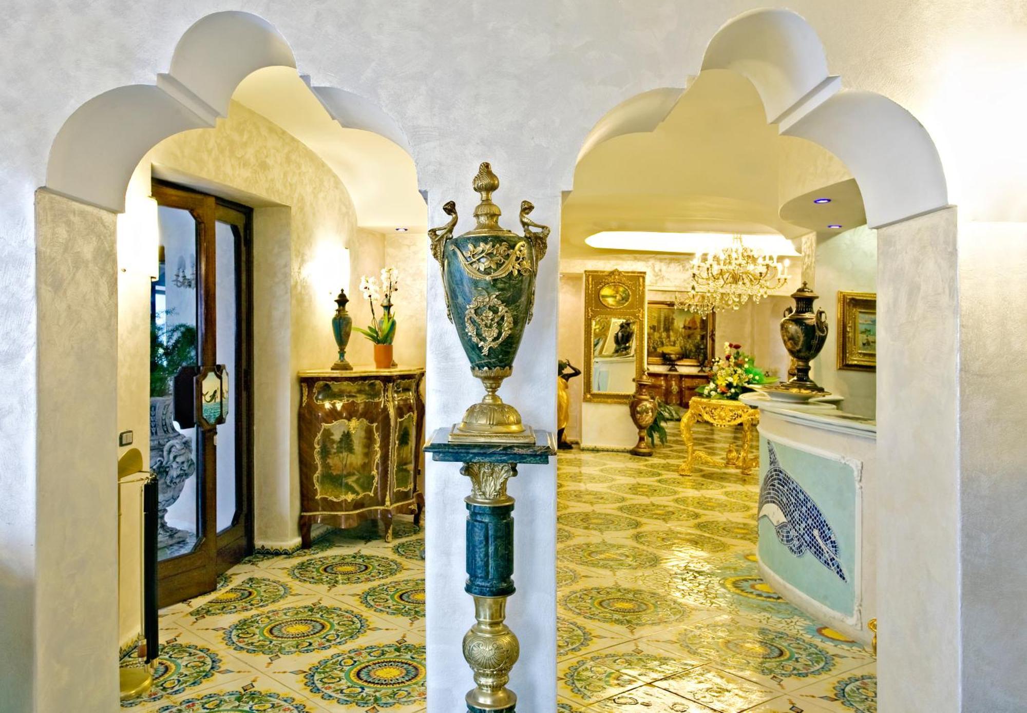 Strand Hotel Delfini Ischia Buitenkant foto