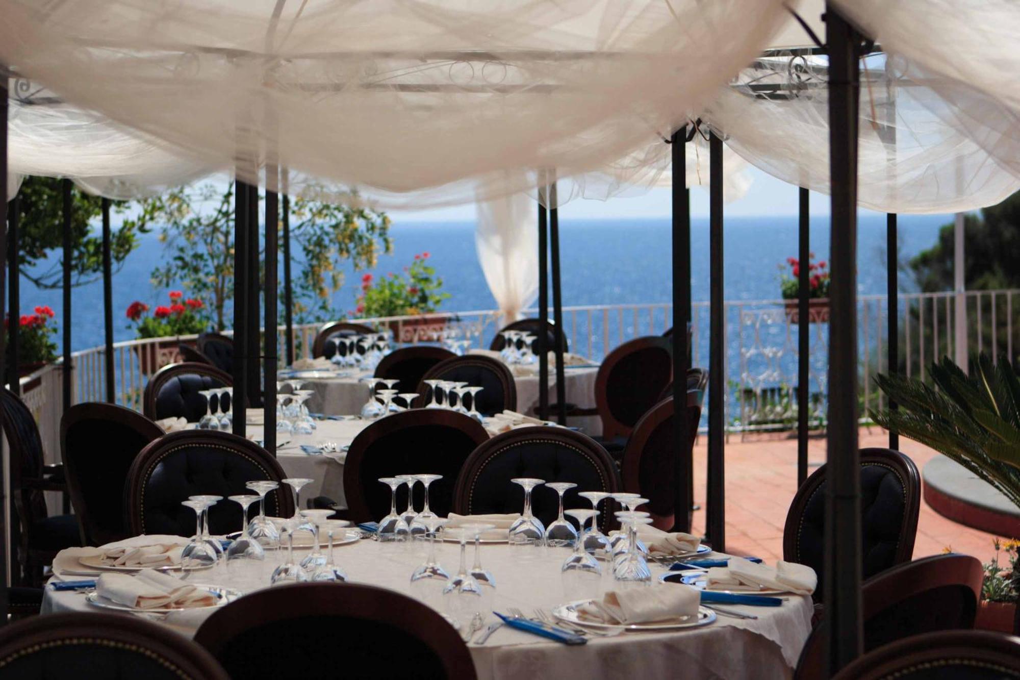 Strand Hotel Delfini Ischia Buitenkant foto