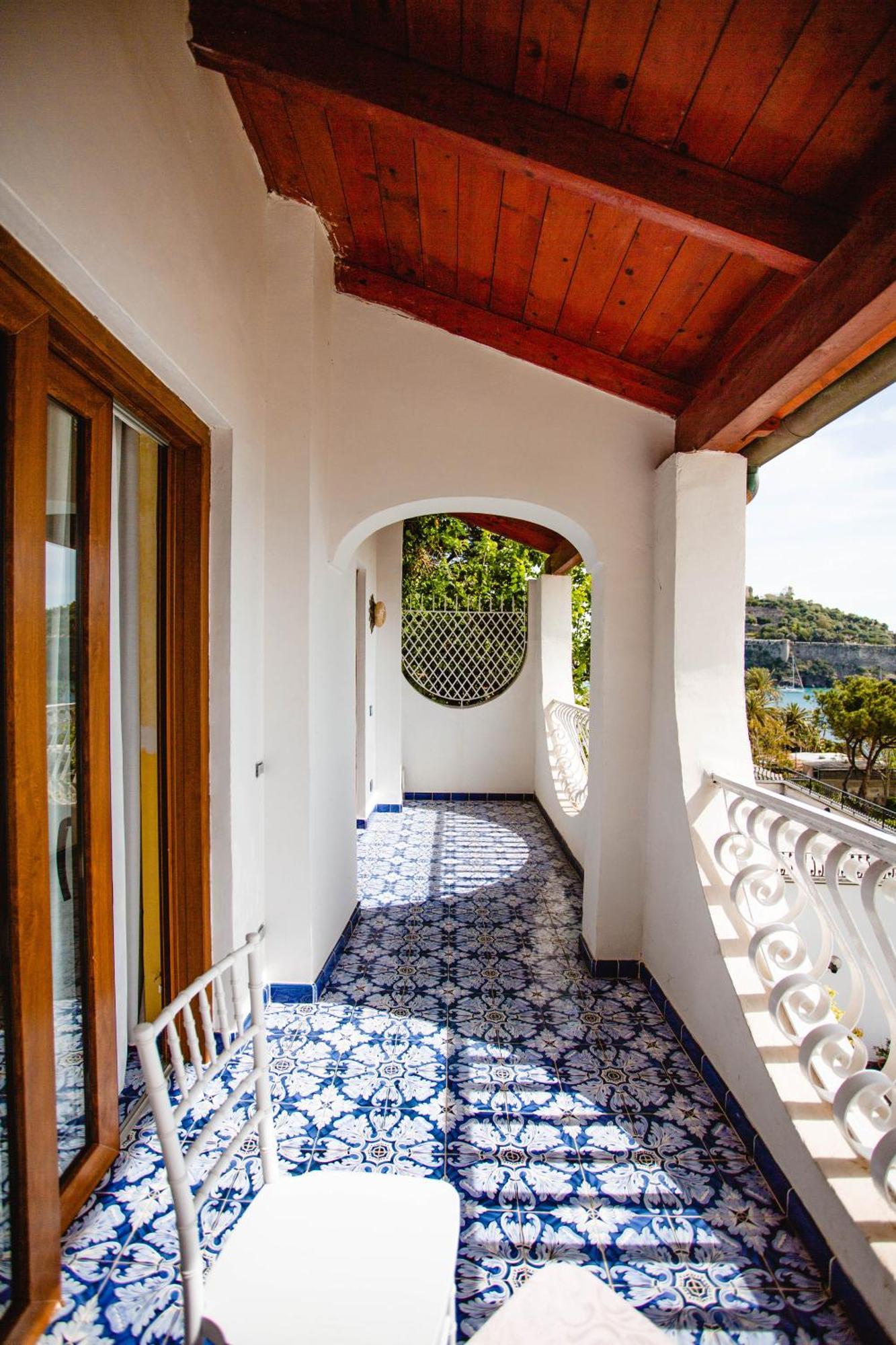Strand Hotel Delfini Ischia Buitenkant foto