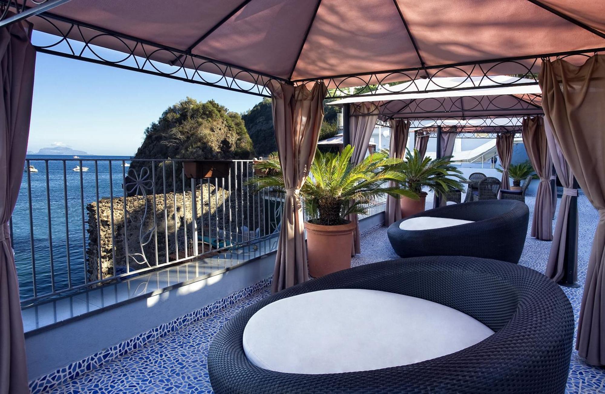 Strand Hotel Delfini Ischia Buitenkant foto